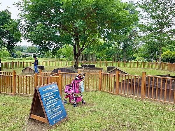 台南山上花園水道博物館!超大園區古蹟與小火車 戲水池,親子景點推薦。