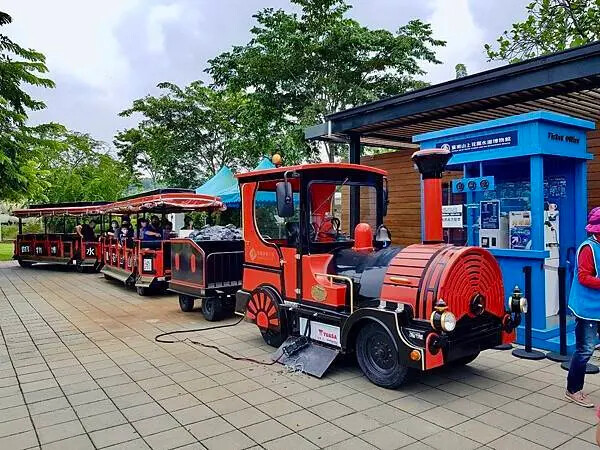 台南山上花園水道博物館!超大園區古蹟與小火車 戲水池,親子景點推薦。