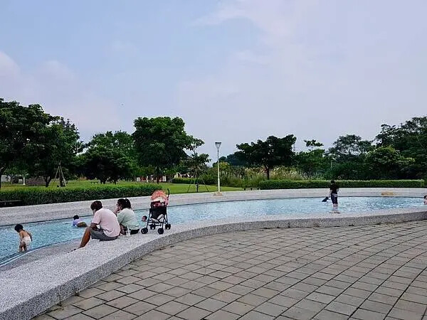 台南山上花園水道博物館!超大園區古蹟與小火車 戲水池,親子景點推薦。