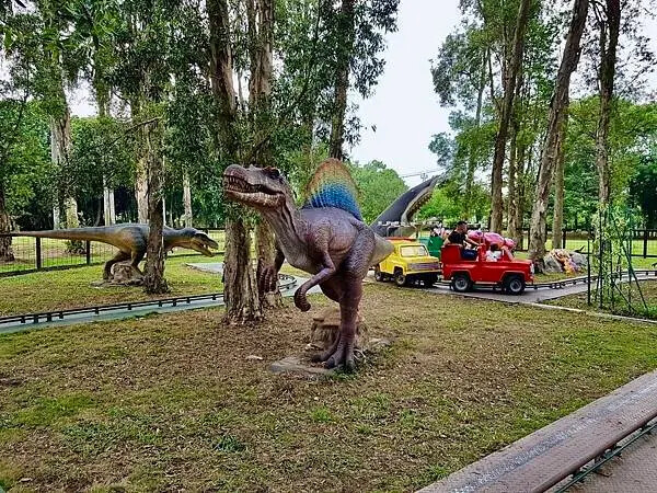 台南山上花園水道博物館!超大園區古蹟與小火車 戲水池,親子景點推薦。