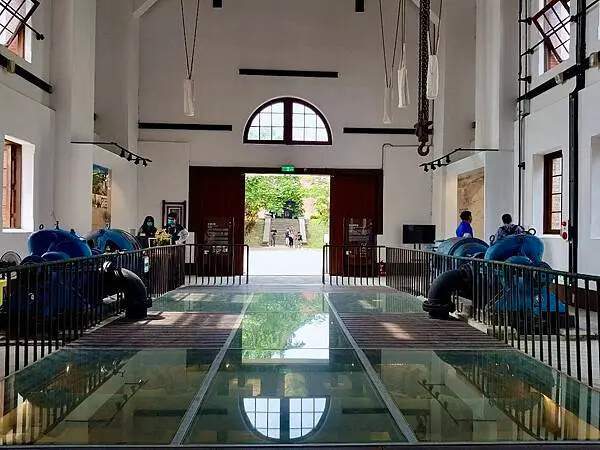 台南山上花園水道博物館!超大園區古蹟與小火車 戲水池,親子景點推薦。