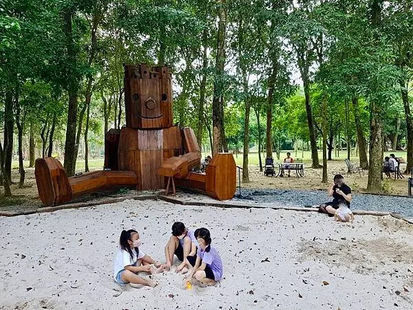 台南山上花園水道博物館!超大園區古蹟與小火車 戲水池,親子景點推薦。