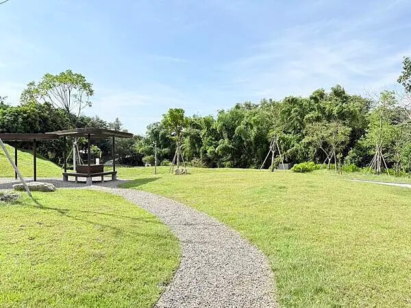 台南秘境再加一！哈赫拿爾森林走進 17 世紀古森林，造都市中的森林步道。