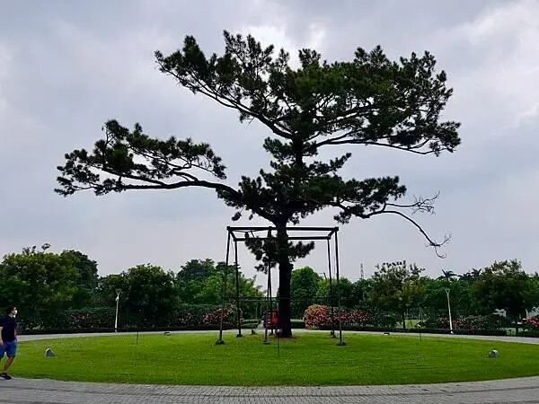 台南山上花園水道博物館!超大園區古蹟與小火車 戲水池,親子景點推薦。