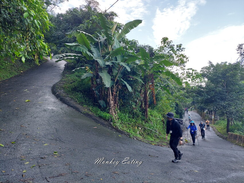 【刣牛湖山】挑戰南臺灣小百岳！台南登山秘境。順遊厚德紫竹寺，隨喜享用好吃素食齋菜，台南景點推薦 - 貪吃猴的幻想