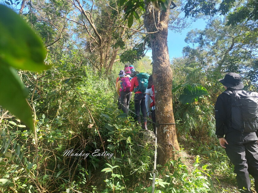【刣牛湖山】挑戰南臺灣小百岳！台南登山秘境。順遊厚德紫竹寺，隨喜享用好吃素食齋菜，台南景點推薦 - 貪吃猴的幻想