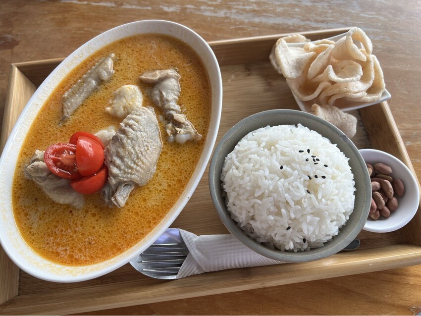 新北市深坑半日遊:深坑老街、深坑木棉花道。午餐Arc Cafe