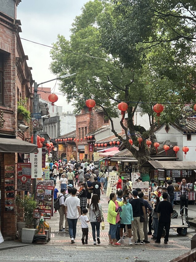 新北市深坑半日遊:深坑老街、深坑木棉花道。午餐Arc Cafe
