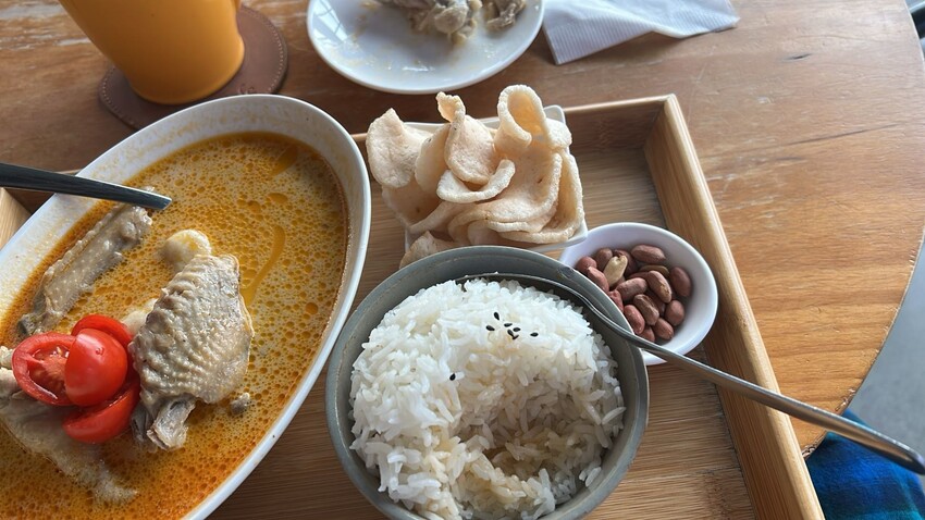 新北市深坑半日遊:深坑老街、深坑木棉花道。午餐Arc Cafe