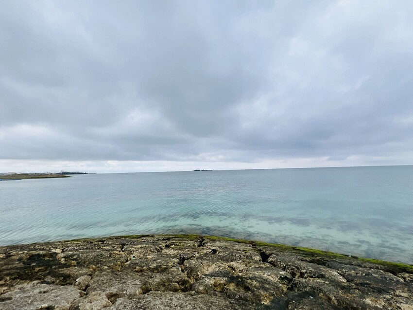 iias 沖繩豐崎:那霸機場附近購物中心。豐崎美麗陽光海濱。還可觀看一架架飛機降落。瀬長島龍神の湯泡溫泉賞夜景以及桑拿浴