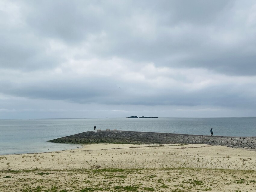 iias 沖繩豐崎:那霸機場附近購物中心。豐崎美麗陽光海濱。還可觀看一架架飛機降落。瀬長島龍神の湯泡溫泉賞夜景以及桑拿浴