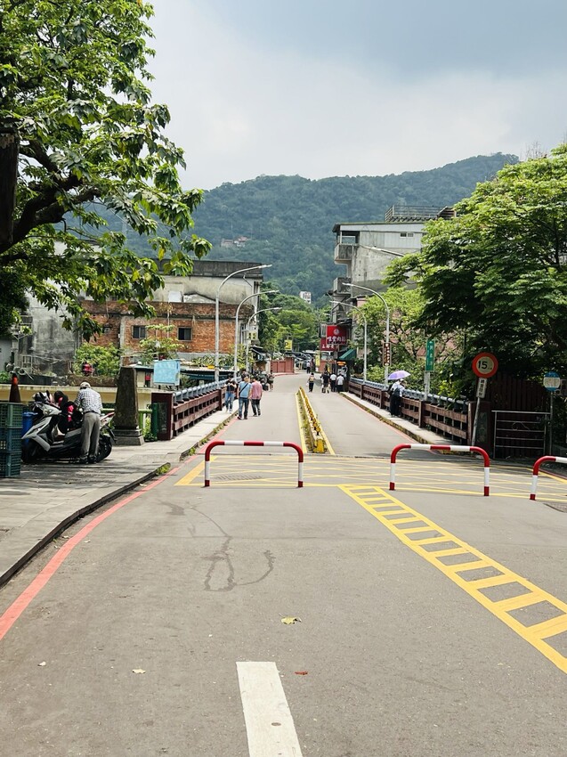 新北市深坑半日遊:深坑老街、深坑木棉花道。午餐Arc Cafe