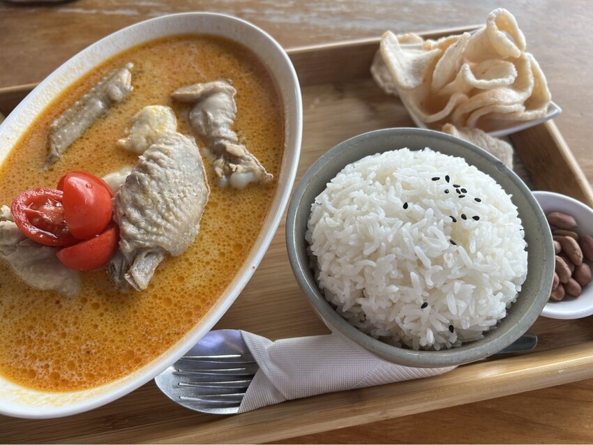 新北市深坑半日遊:深坑老街、深坑木棉花道。午餐Arc Cafe