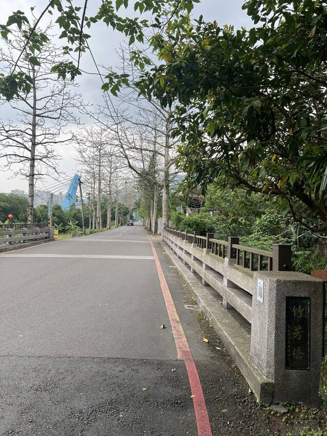 新北市深坑半日遊:深坑老街、深坑木棉花道。午餐Arc Cafe