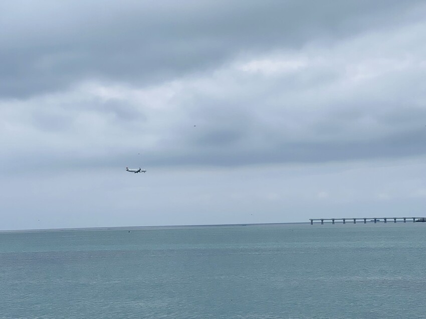 iias 沖繩豐崎:那霸機場附近購物中心。豐崎美麗陽光海濱。還可觀看一架架飛機降落。瀬長島龍神の湯泡溫泉賞夜景以及桑拿浴