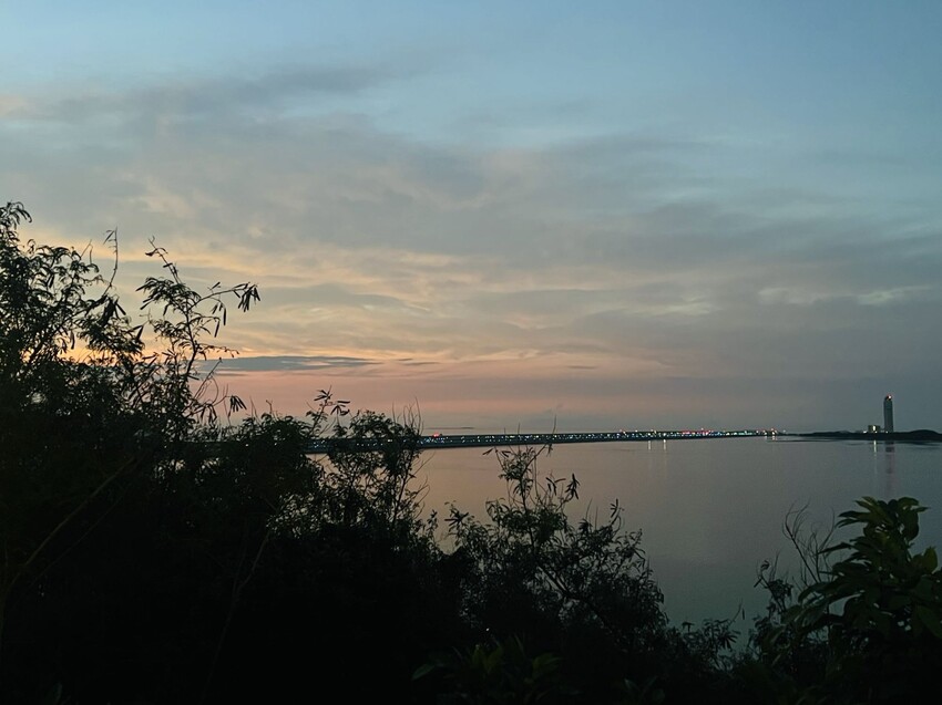 iias 沖繩豐崎:那霸機場附近購物中心。豐崎美麗陽光海濱。還可觀看一架架飛機降落。瀬長島龍神の湯泡溫泉賞夜景以及桑拿浴