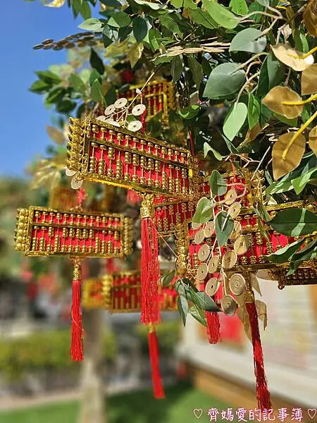 桃園．華泰名品城「蛇來運轉迎新春」春節造景