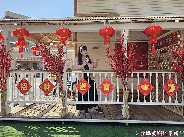 桃園．華泰名品城「蛇來運轉迎新春」春節造景