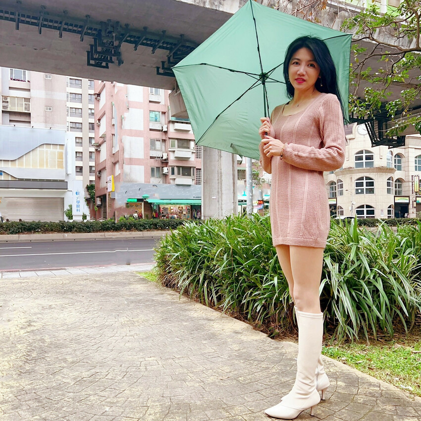 時尚配件【雨傘】米塔培拉精品傘，極工傘─極細、極輕、極精緻！雨傘推薦，晴天防曬，雨天遮雨【時尚穿搭】摺疊晴雨傘推薦