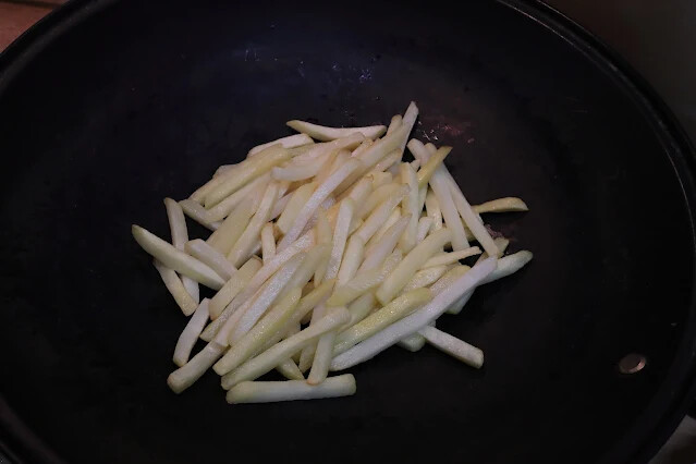 料理「炒薯條」 料理「炒薯條」