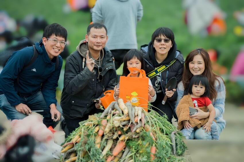 雲林東勢的萬人盛會!2025「國際台灣胡蘿蔔日」親子同樂拔蔔、逛市集 (1)