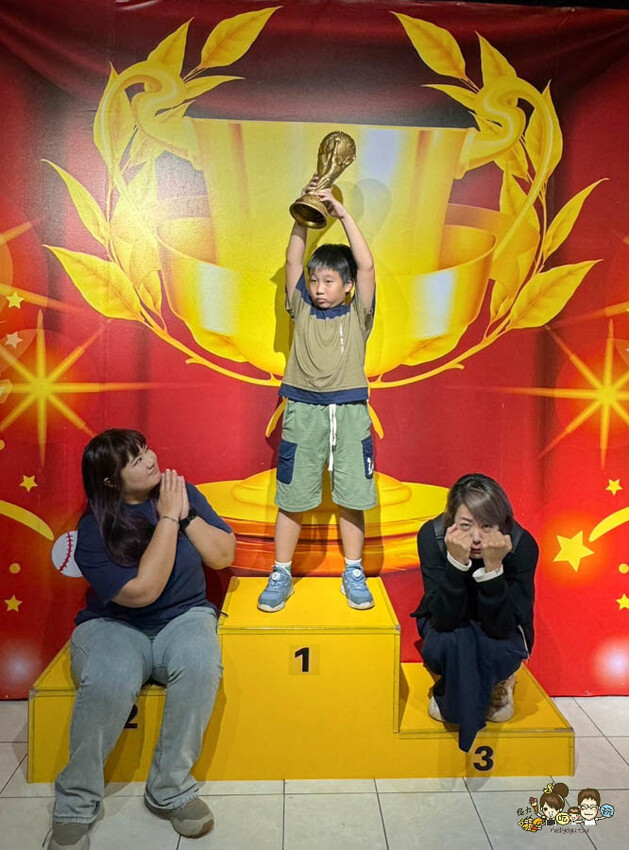 全台首創最大室內球類互動放電趣味創意的歪歪球，宜蘭最新景點玩到歪頭笑翻腰的歪歪球 - 跟著尼力吃喝玩樂＆親子生活