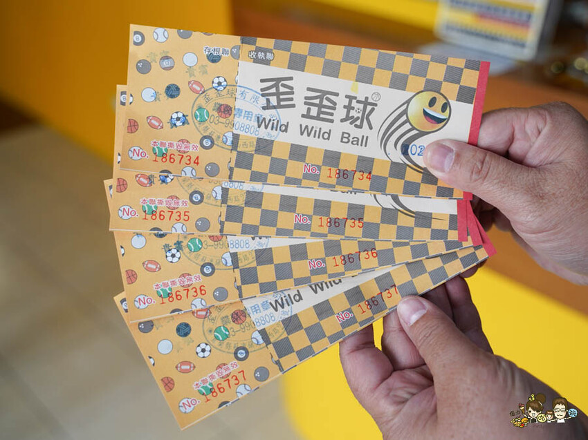 全台首創最大室內球類互動放電趣味創意的歪歪球，宜蘭最新景點玩到歪頭笑翻腰的歪歪球 - 跟著尼力吃喝玩樂＆親子生活