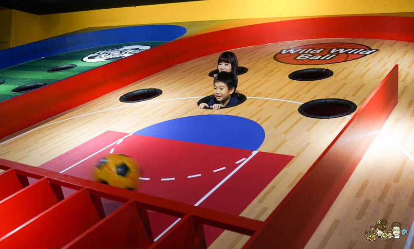 全台首創最大室內球類互動放電趣味創意的歪歪球，宜蘭最新景點玩到歪頭笑翻腰的歪歪球 - 跟著尼力吃喝玩樂＆親子生活