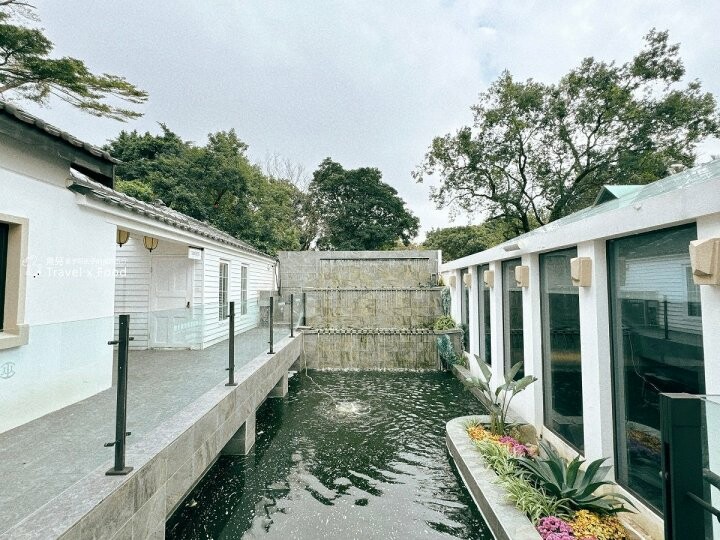 新北淡水最美一隅，百年建築翻修後蛻變成當代藝術殿堂：巫登益美術館 - 魚兒 x 牽手明太子的「視」界旅行