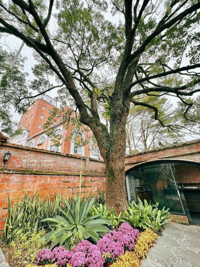 新北淡水最美一隅，百年建築翻修後蛻變成當代藝術殿堂：巫登益美術館 - 魚兒 x 牽手明太子的「視」界旅行