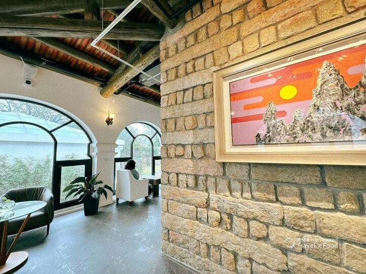 新北淡水最美一隅，百年建築翻修後蛻變成當代藝術殿堂：巫登益美術館 - 魚兒 x 牽手明太子的「視」界旅行