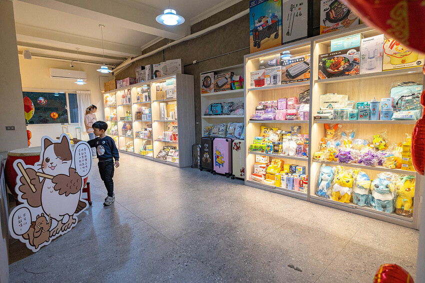 貓頭鷹彈珠樂園-彰化民族店|2025彰化景點|彰化樂園|彰化親子旅遊 貓頭鷹彈珠樂園-彰化民族店|2025彰化景點|彰化樂園|彰化親子旅遊