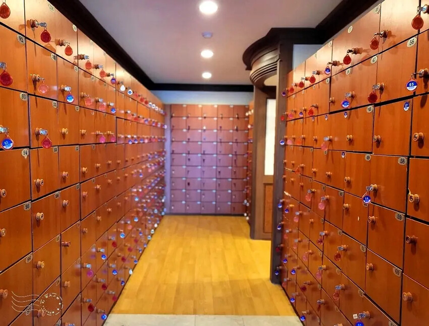 龍頭巖海水汗蒸幕:三樓男士澡堂鞋櫃 龍頭巖海水汗蒸幕:三樓男士澡堂鞋櫃