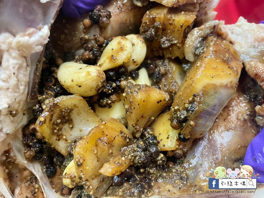 嘉義市東區一爐一故事，《越南烤雞王嘉義店》的脆皮多汁魔法開嘴巴派對，越南香料引爆嘉義美食新高潮！