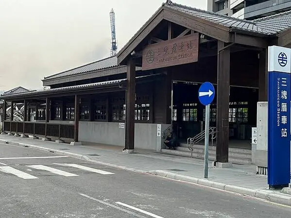 LINE_ALBUM_202343高雄第三天_230405_41