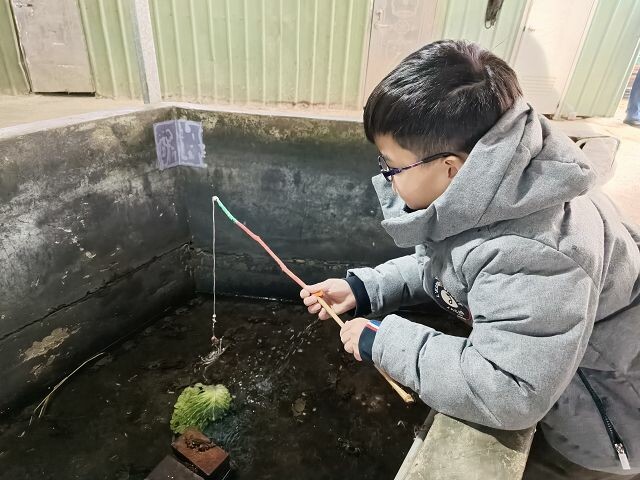 親子遊桃園!「陽榮生態農場」釣螃蟹撈魚初體驗超有趣,親子旅遊推薦。