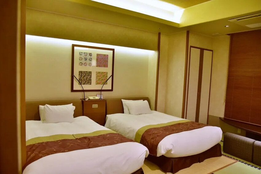 雄獅旅遊｜日本四國雙鐵道六天五夜行程推薦 伊予灘夕陽列車&千