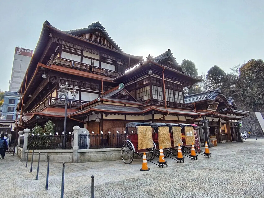 雄獅旅遊｜日本四國雙鐵道六天五夜行程推薦 伊予灘夕陽列車&千