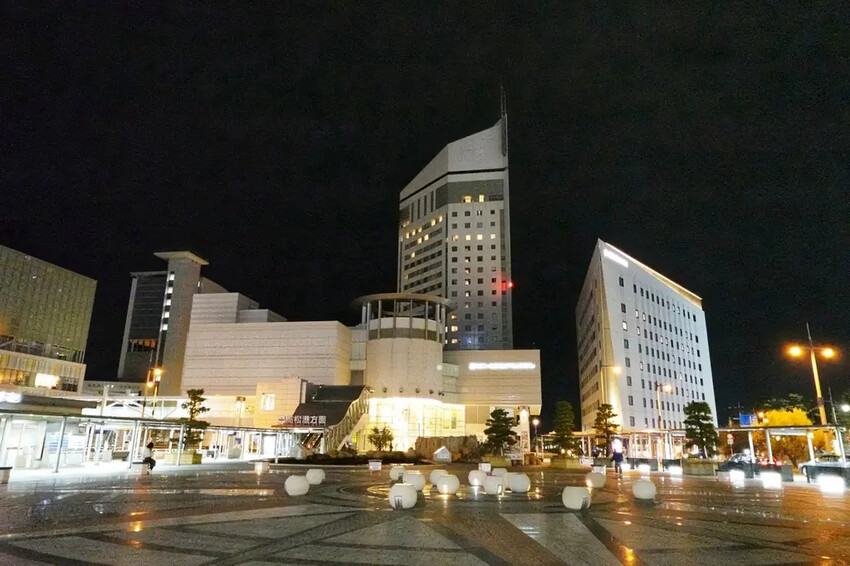 雄獅旅遊｜日本四國雙鐵道六天五夜行程推薦 伊予灘夕陽列車&千