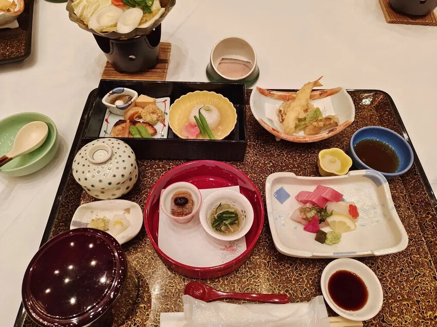 雄獅旅遊｜日本四國雙鐵道六天五夜行程推薦 伊予灘夕陽列車&千