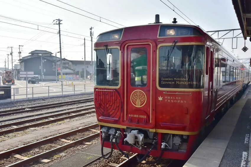 雄獅旅遊｜日本四國雙鐵道六天五夜行程推薦 伊予灘夕陽列車&千