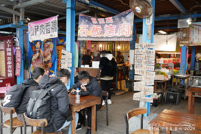 台東縣太麻里鄉【台東景點】多良觀光車站(寵物友善景點)，站在月台上遠眺太平洋無敵海景，來這看看火車及大海，美食區有咖啡、冰品、飲品及香氣逼人的烤物、烤香腸呀!。台東熱門車站