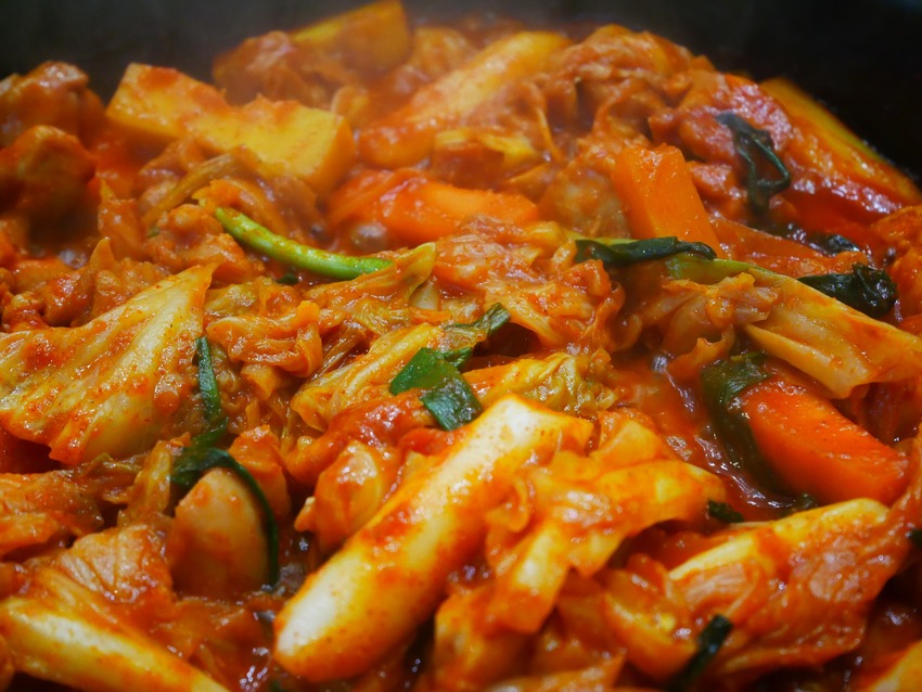 台中市北區金春花春川辣炒雞-近科博館、金典綠園道，必點春川辣炒雞肉鍋、海鮮煎餅o(*^▽^*)┛