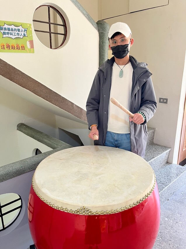 全新彈珠台讓親子一起回味童年！還有獨家「烤雞爭霸」和「小雞飼料」機台，簡單好玩又能把好禮帶回家