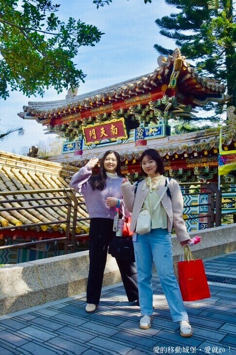 台北市文山區【台北指南宮 大漁櫻盛開】搭乘貓空纜車 俯瞰粉嫩櫻花交織的美景 指南宮站 浪漫櫻花正盛開 祈福蛇年平安好運到 愛就跟我一起 走靜貓空 賞花趣 !