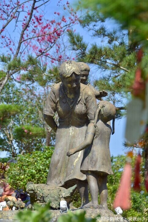 台北市文山區【台北指南宮 大漁櫻盛開】搭乘貓空纜車 俯瞰粉嫩櫻花交織的美景 指南宮站 浪漫櫻花正盛開 祈福蛇年平安好運到 愛就跟我一起 走靜貓空 賞花趣 !