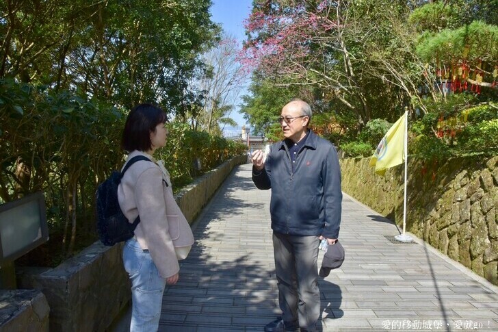 台北市文山區【台北指南宮 大漁櫻盛開】搭乘貓空纜車 俯瞰粉嫩櫻花交織的美景 指南宮站 浪漫櫻花正盛開 祈福蛇年平安好運到 愛就跟我一起 走靜貓空 賞花趣 !