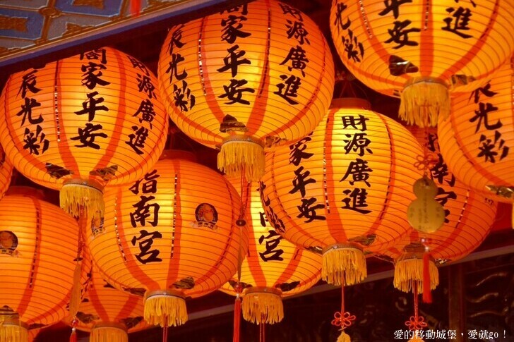 台北市文山區【台北指南宮 大漁櫻盛開】搭乘貓空纜車 俯瞰粉嫩櫻花交織的美景 指南宮站 浪漫櫻花正盛開 祈福蛇年平安好運到 愛就跟我一起 走靜貓空 賞花趣 !