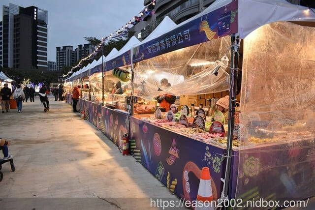 桃園市中壢區2025台灣燈會在桃園｜美食市集、多元市集、桃園好市 好玩、好吃又好逛，還能參加2025元宵節活動 -  就是這樣。吃喝玩樂。愛漂亮部落格 - FashionGuide 華人時尚專業評鑑