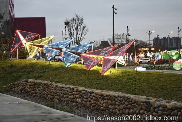 桃園市中壢區2025台灣燈會在桃園｜美食市集、多元市集、桃園好市 好玩、好吃又好逛，還能參加2025元宵節活動 -  就是這樣。吃喝玩樂。愛漂亮部落格 - FashionGuide 華人時尚專業評鑑